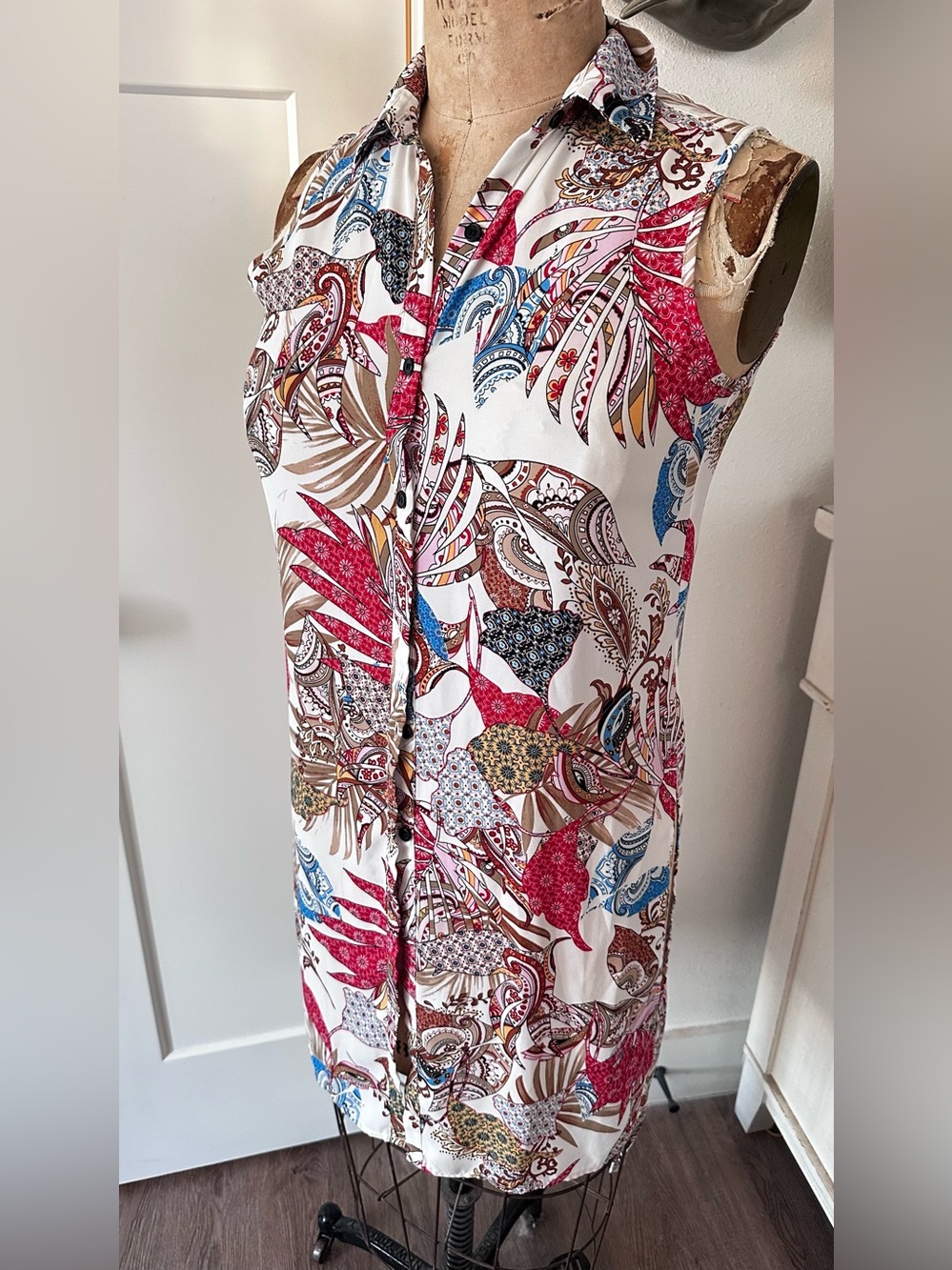 Spense Tunic Tank Womens L Sleeveless Colorful tropical print